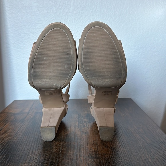 WOMEN'S DELICIOUS ADJURE PLATFORM DRESS SANDALS - Picture 4 of 6